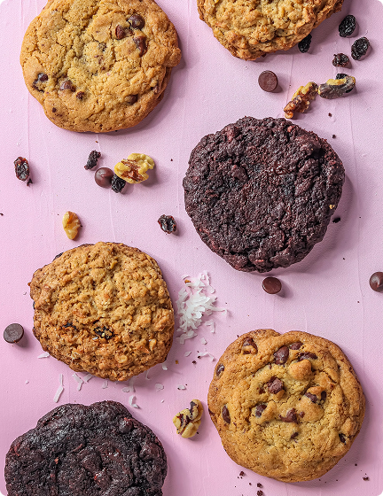Oatmeal cookies with golden raisins, orange zest and chocolate chips